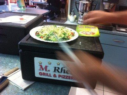 照片: https://www.facebook.com/MRheinGrillPizzeria