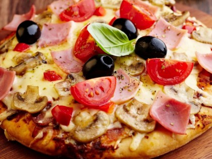 照片: https://www.facebook.com/MRheinGrillPizzeria